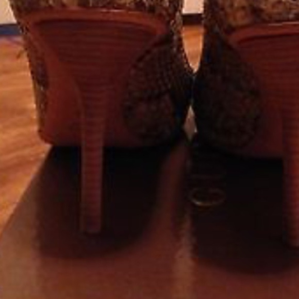 SOLD Gucci Python Pumps - Picture 3 of 3
